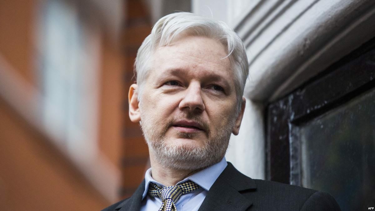 Mexico president offers Assange an asylum