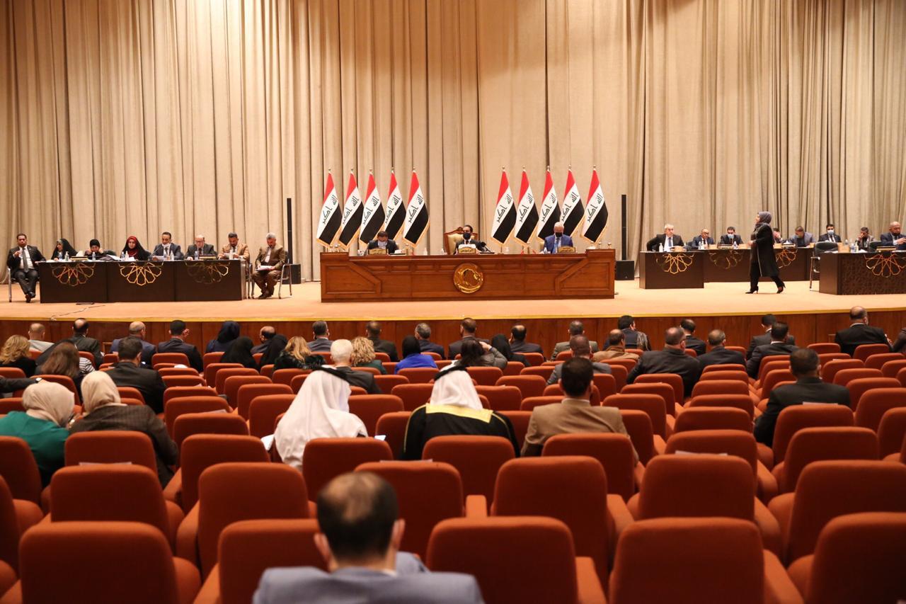 Finance proposes three solutions to avoid withholding the salaries of Iraqi employees