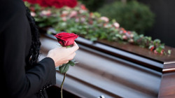 ماذا يحدث لجسم الإنسان عندما يموت قريب له؟