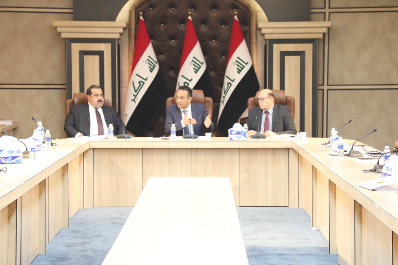 Iraqi Parliament refers requests to include contract employees and lecturers in the budget to the Government