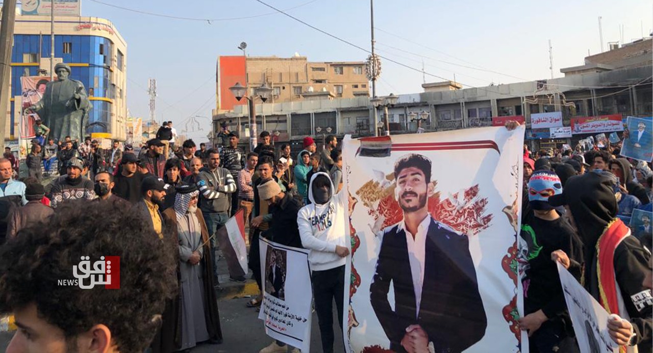 Potestors in Al-Haboubi square demand revealing the fate of activist Sajjad Al-Iraqi