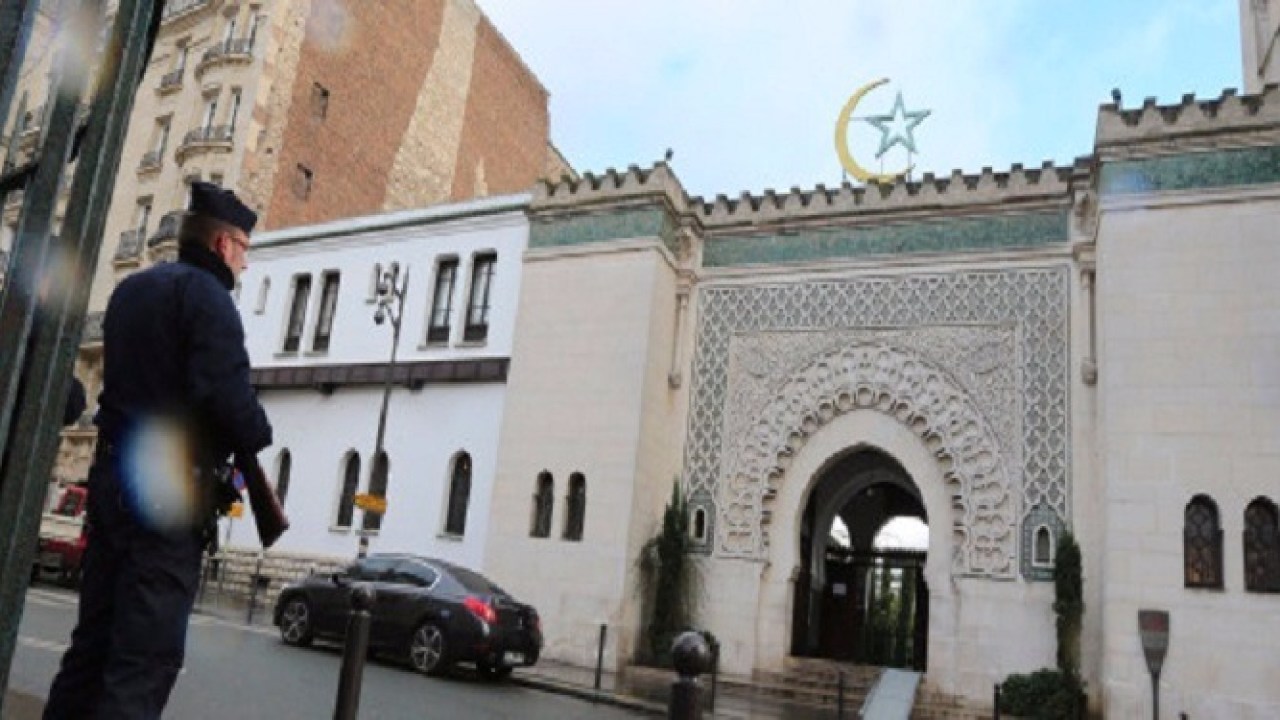 Nine mosques closed, including eight for administrative reasons in France