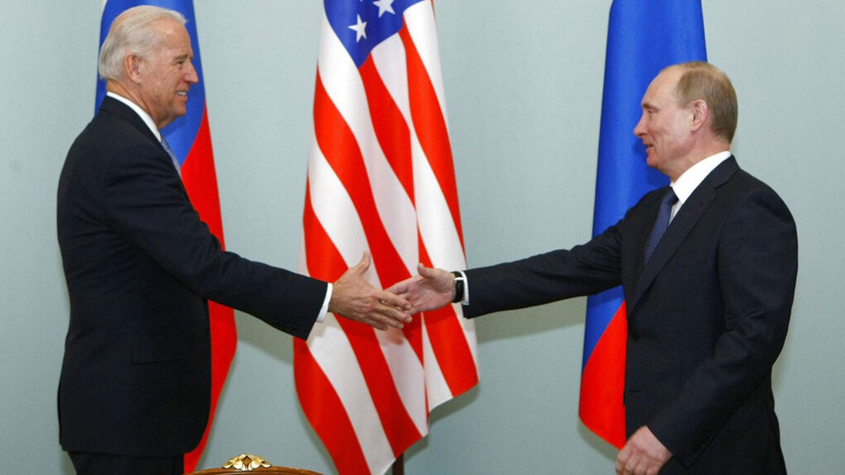 عقب قمته مع بايدن.. بوتين يعلن عن اتفاق لاعادة العلاقات الروسية الامريكية
