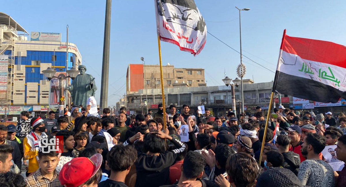Activists and demonstrators storm the streets of Dhi Qar 