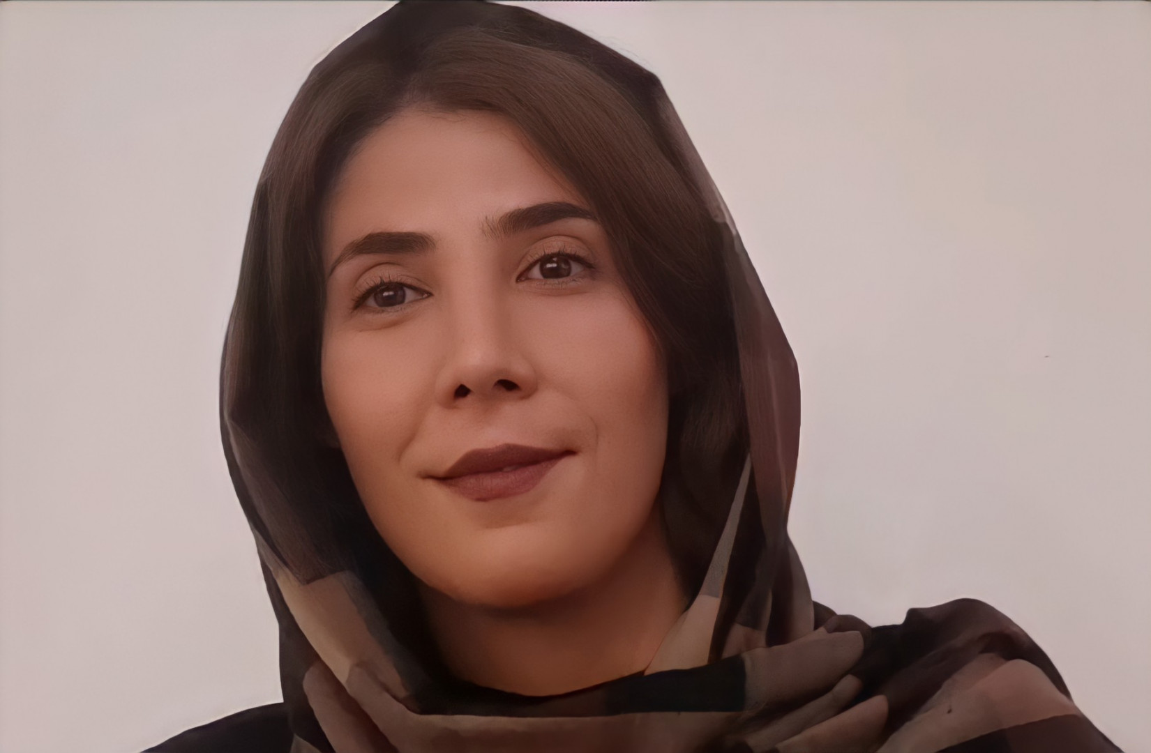 الروائية الرائدة زهراء أوميدي: أنا كوردية فلماذا عليّ الكتابة بالفارسية؟