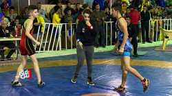 شابة عراقية تدخل تاريخ لعبة المصارعة