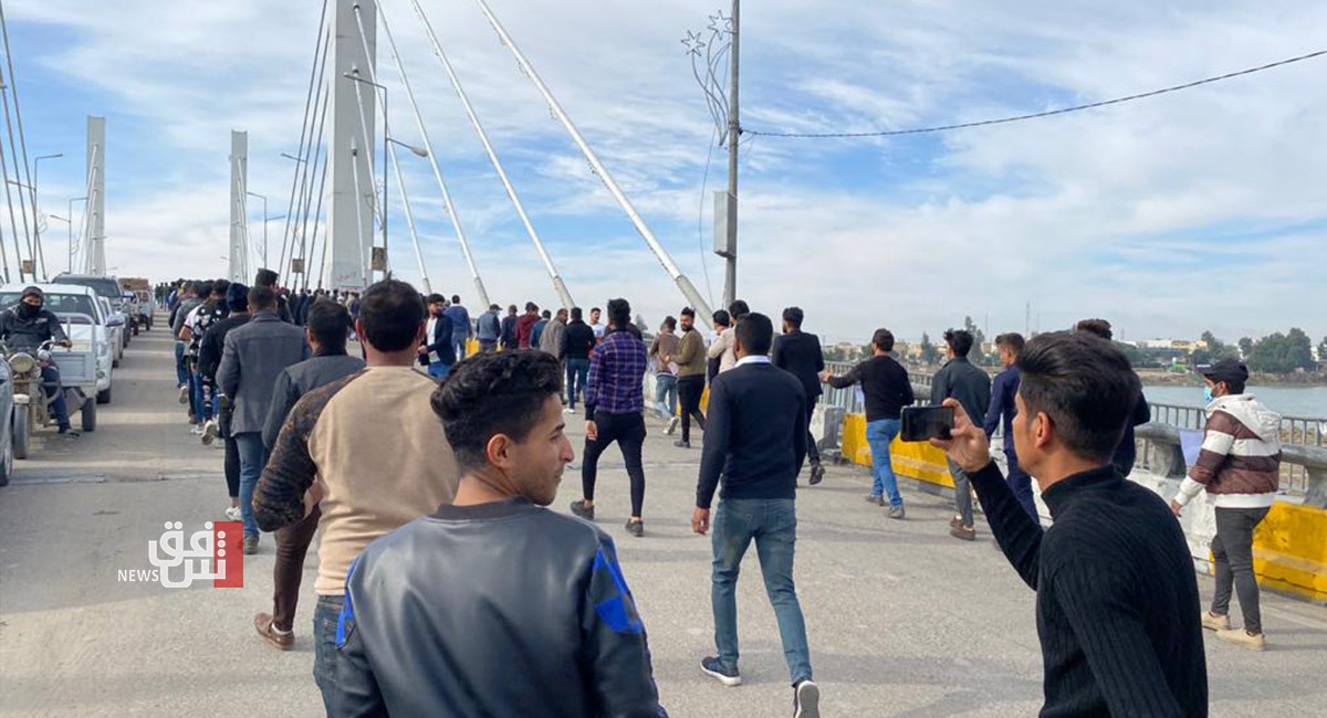 Dozens of Dhi Qar residents demonstrate demanding job opportunities 