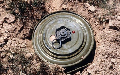 Two Iraqi employees injured in a landmine explosion in Basra