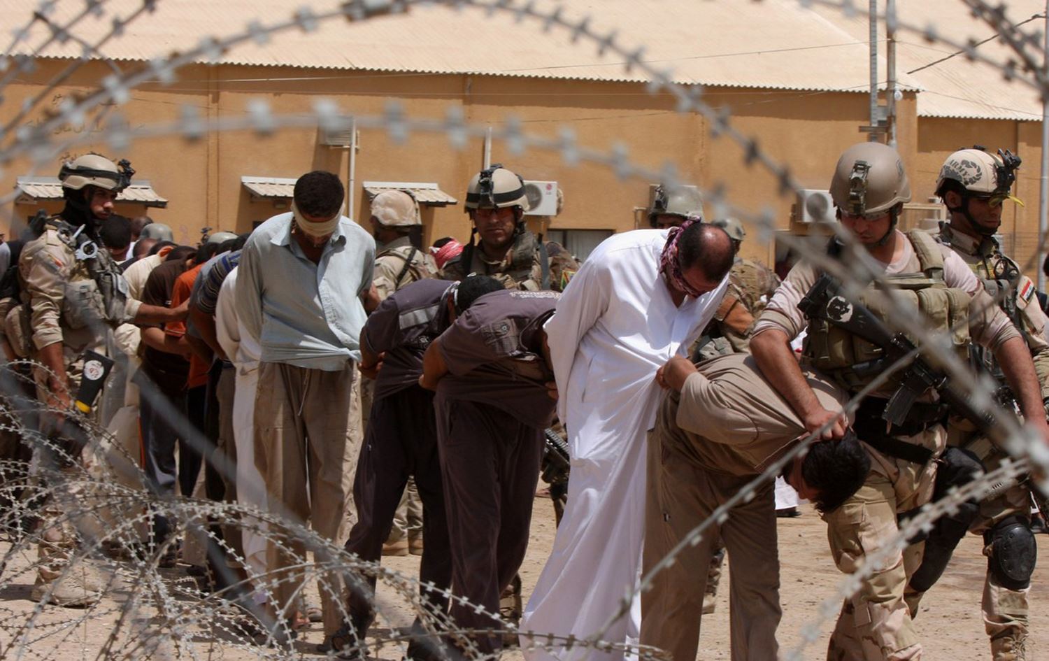 "النقلة الكبرى".. قوات خاصة تفرغ "حوت" العراق من الف سجين