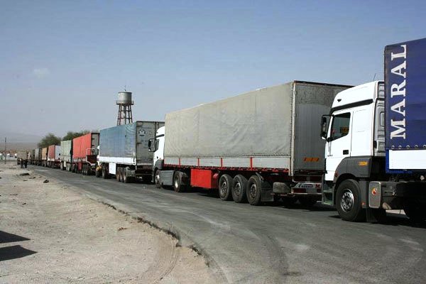 إيران والعراق يدشنان الشحن والتفريغ المباشر في معبرين حدوديين 