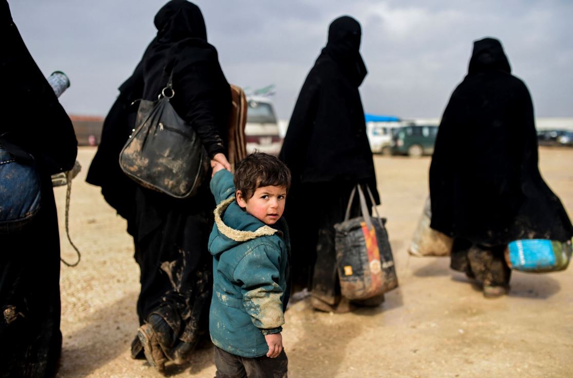الأنبار: "العرف العشائري" يعيد عوائل داعش إلى المخيمات ويعيق غلق ملف النزوح