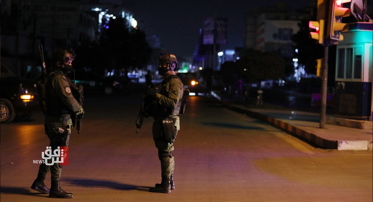 قوة أمنية تشن حملة اعتقالات ليلية لمسؤولين عراقيين