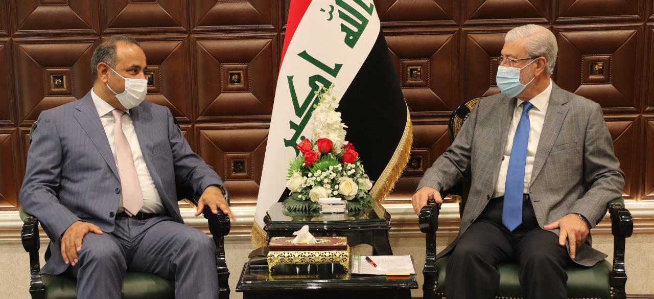 وزير الثقافة ورئاسة البرلمان يبحثان قانون العيد الوطني العراقي 