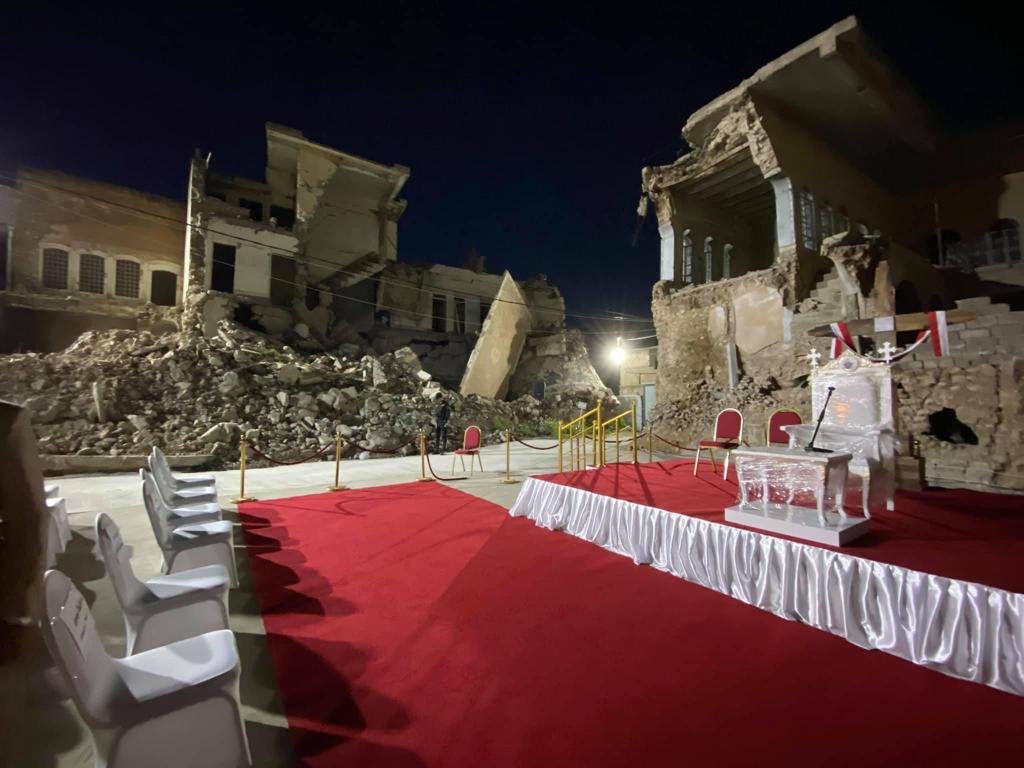 Mosul to receive the Pope with a white chair amid the ruins