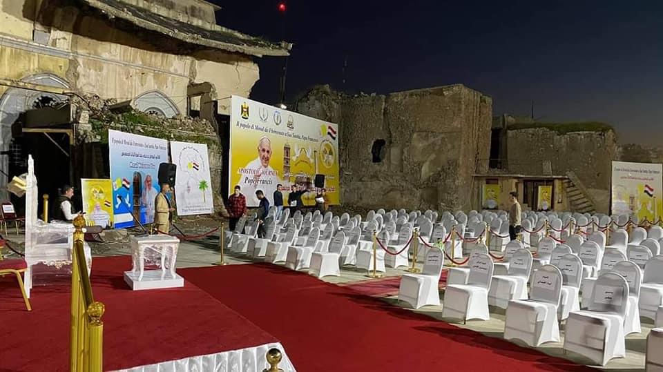 Mosul to receive the Pope with a white chair amid the ruins