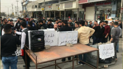 Kirkuk shop owners protests extending the lockdown 