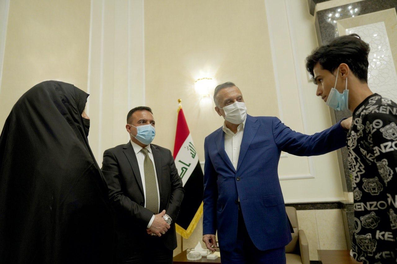الكاظمي يستجيب لمناشدة شاب عراقي مريض