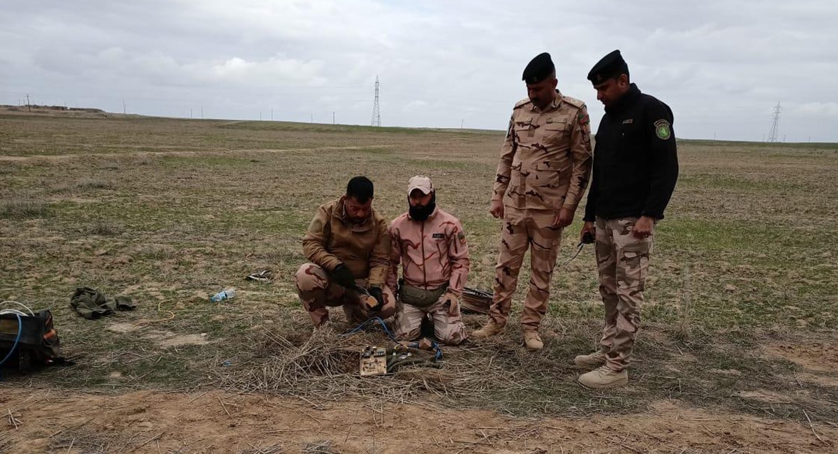 Iraqi Intelligence seized suicide vest and artillery from a hideout in Nineveh