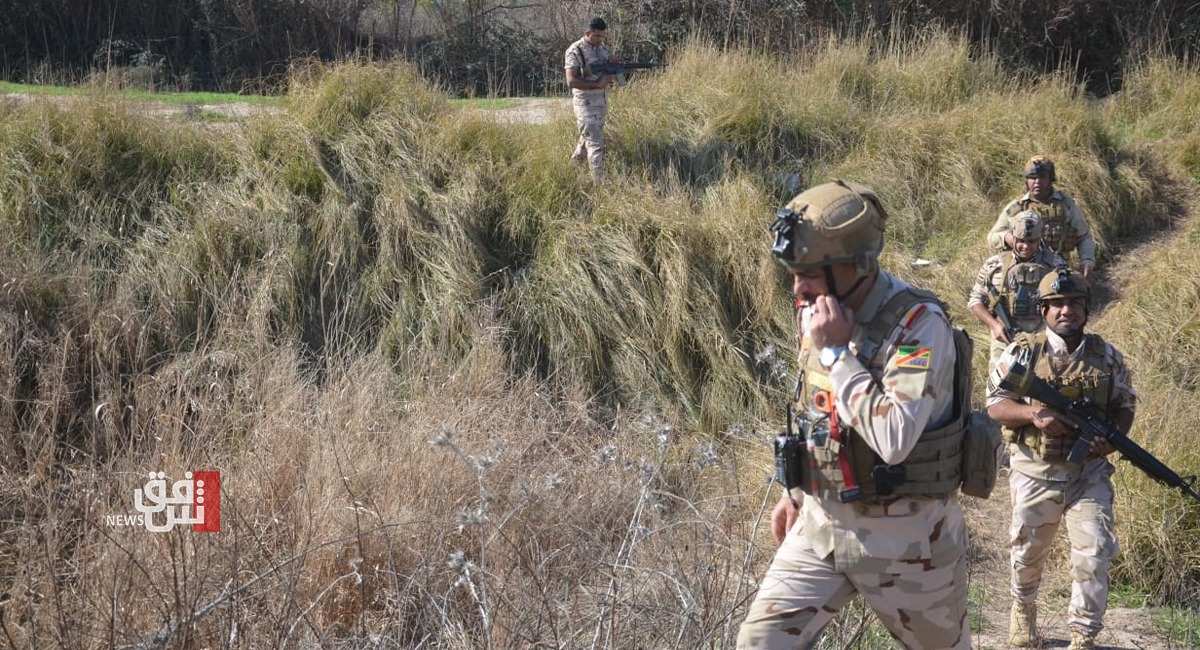 Iraqi security forces toward an infiltration attempt from Syria near mount Sinjar