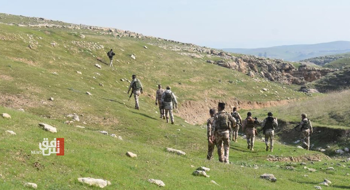 الجيش يتعقب مخابئ داعش في جبال بادوش(صور)
