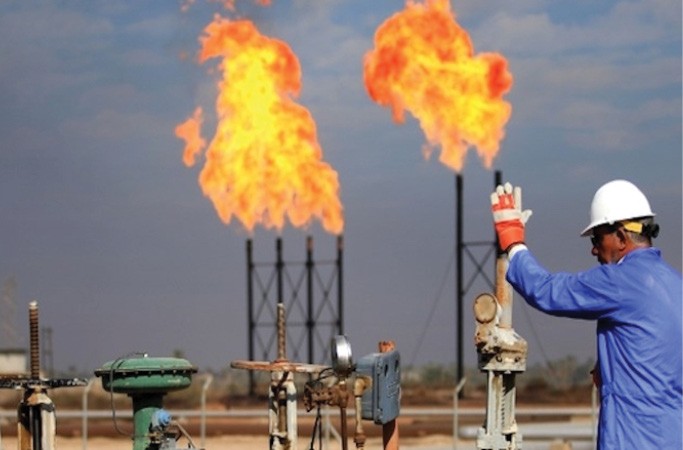 العراق يعلن إيرادات بأكثر من خمسة مليارات دولار لتصدير النفط خلال شهر