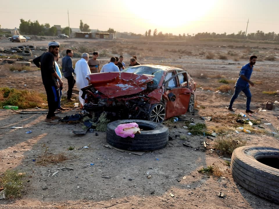 انقلاب سيارة يتسبب بوفاة امرأة وجرح أطفالها وزوجها