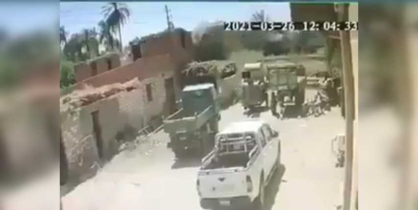 فيديو "مرعب" يرصد لحظة تصادم قطاري مصر