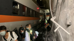 مصرع العشرات في انقلاب قطار داخل نفق في تايوان