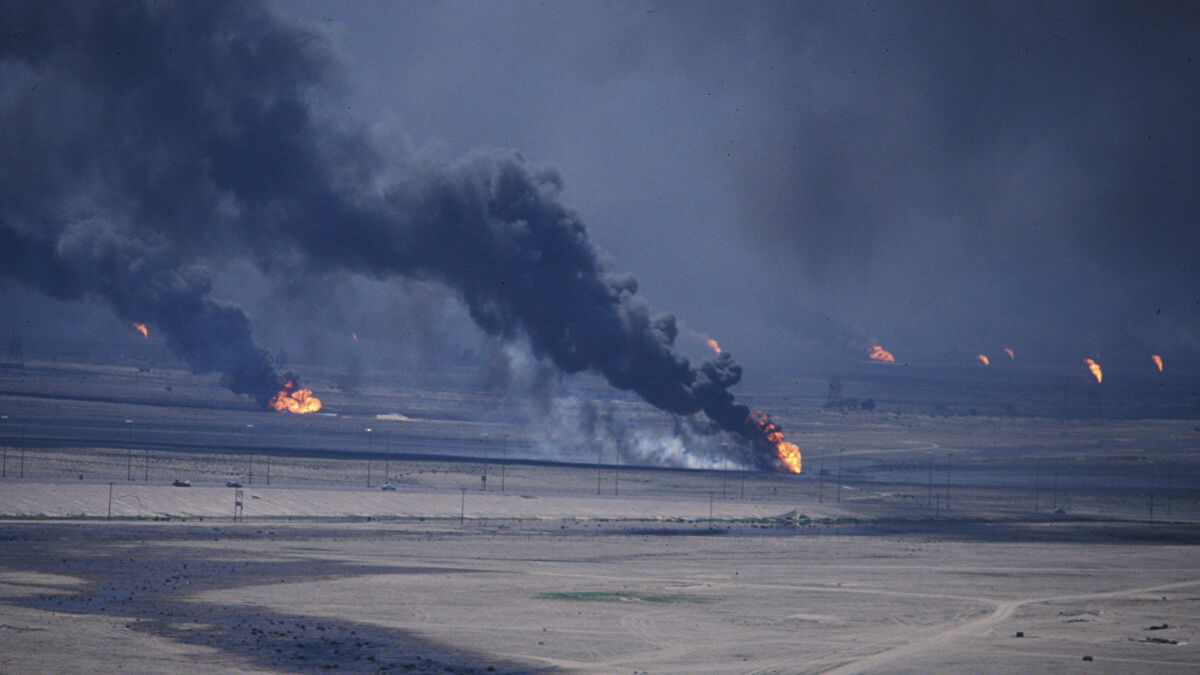 بنحو مليار دولار.. الكويت تبدأ معالجة التلوث النفطي الناتج عن غزو صدام 