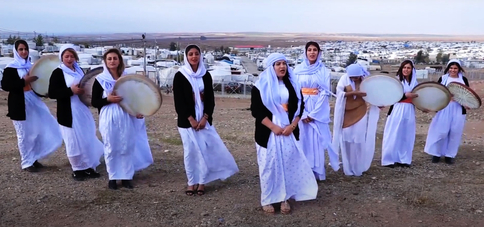 شابات ايزيديات يتحدين داعش بالموسيقى: لن ننكسر أبداً
