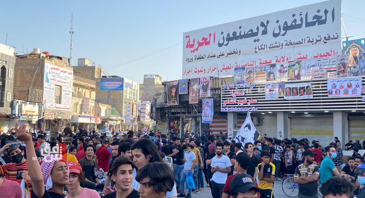 Demonstrations in Nasiriyah protest hanging Soleimani's Photos 
