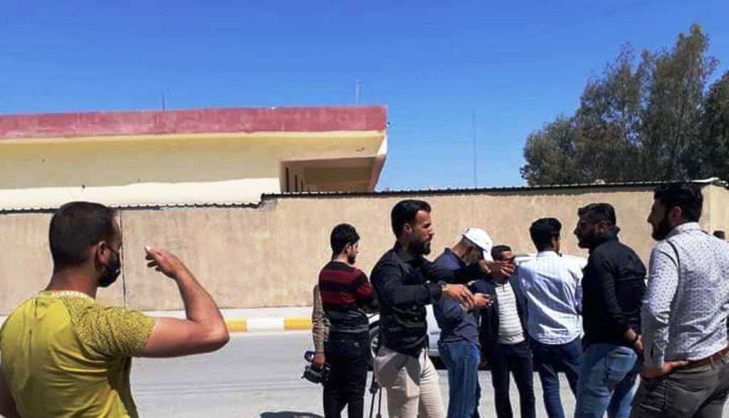 Law enforcement dispersed a demonstration of free lecturers, Teachers' Syndicate in al-Anbar says