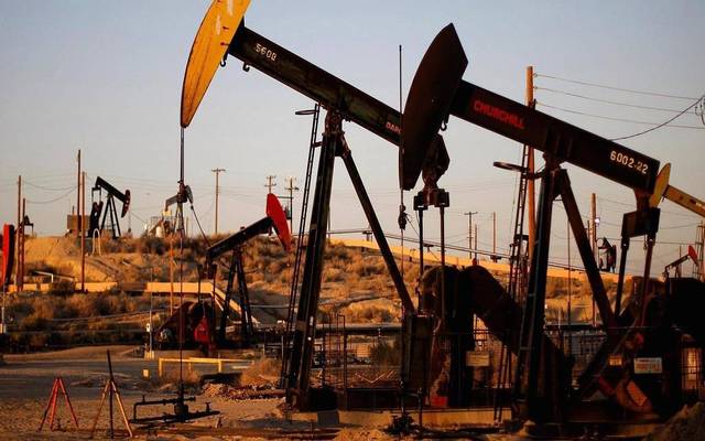 Oil prices climb on Monday