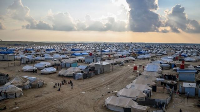 العراق يفتح ملف مخيم الهول السوري بحذر تجنباً لتسلل عناصر داعش