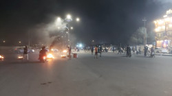صور.. النيران تتصاعد من أهم شوارع الناصرية