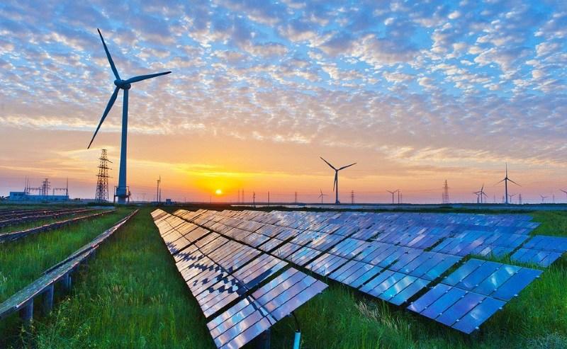 وكالة: الطاقة المتجددة العالمية نمت في 2020 بأسرع وتيرة في عقدين