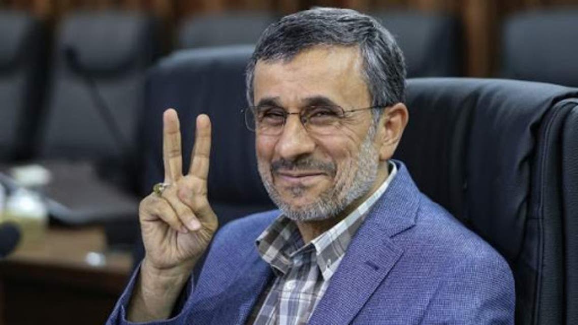 للمرة الثانية.. أحمدي نجاد يخالف أوامر خامنئي ويدخل سباق الانتخابات