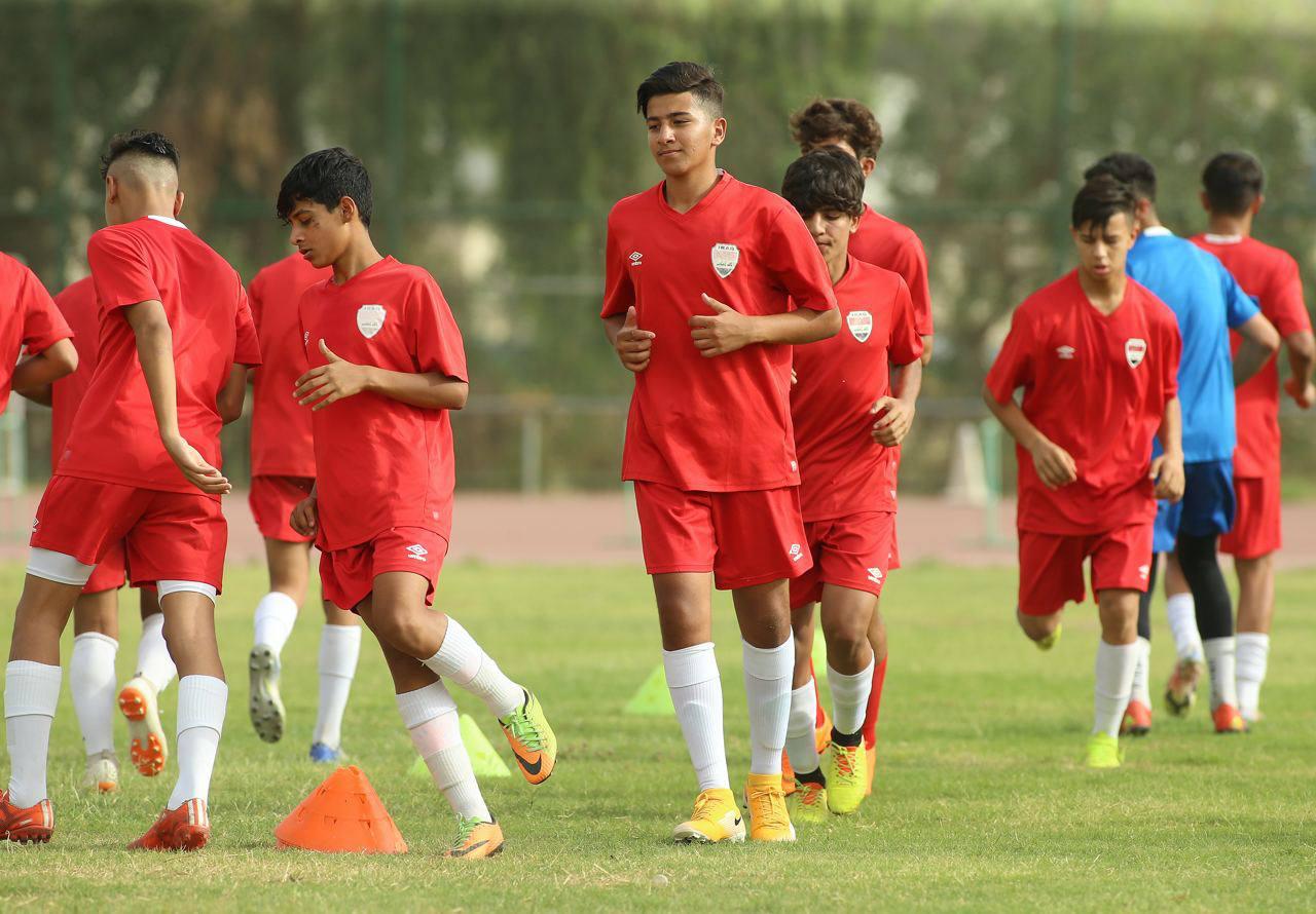 منتخب الناشئين لكرة القدم يباشر تدريباته استعداداً للبطولة العربية