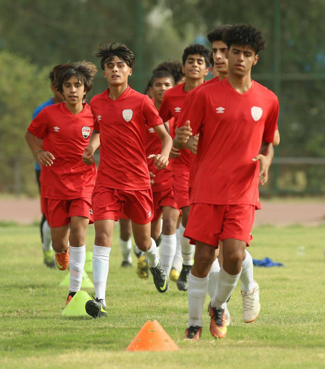 منتخب الناشئين لكرة القدم يباشر تدريباته استعداداً للبطولة العربية