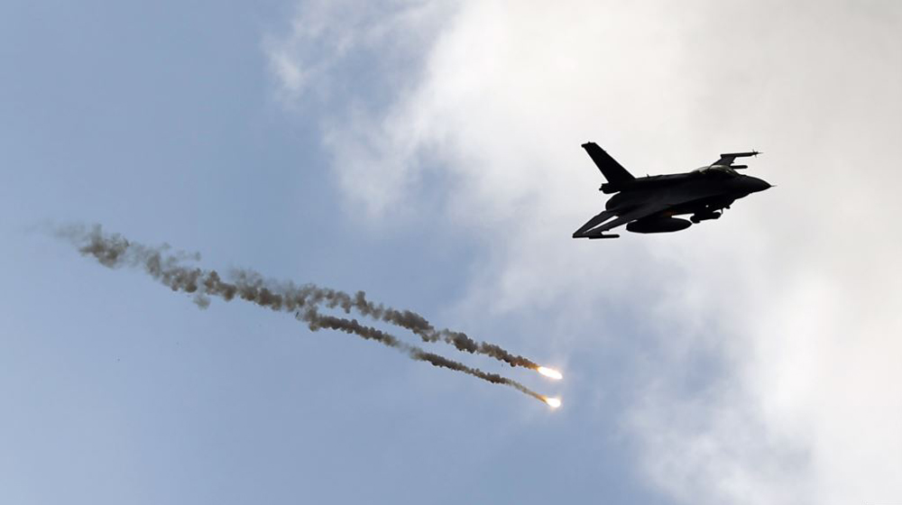 Iraq's F16 destroys an ISIS site in Diyala