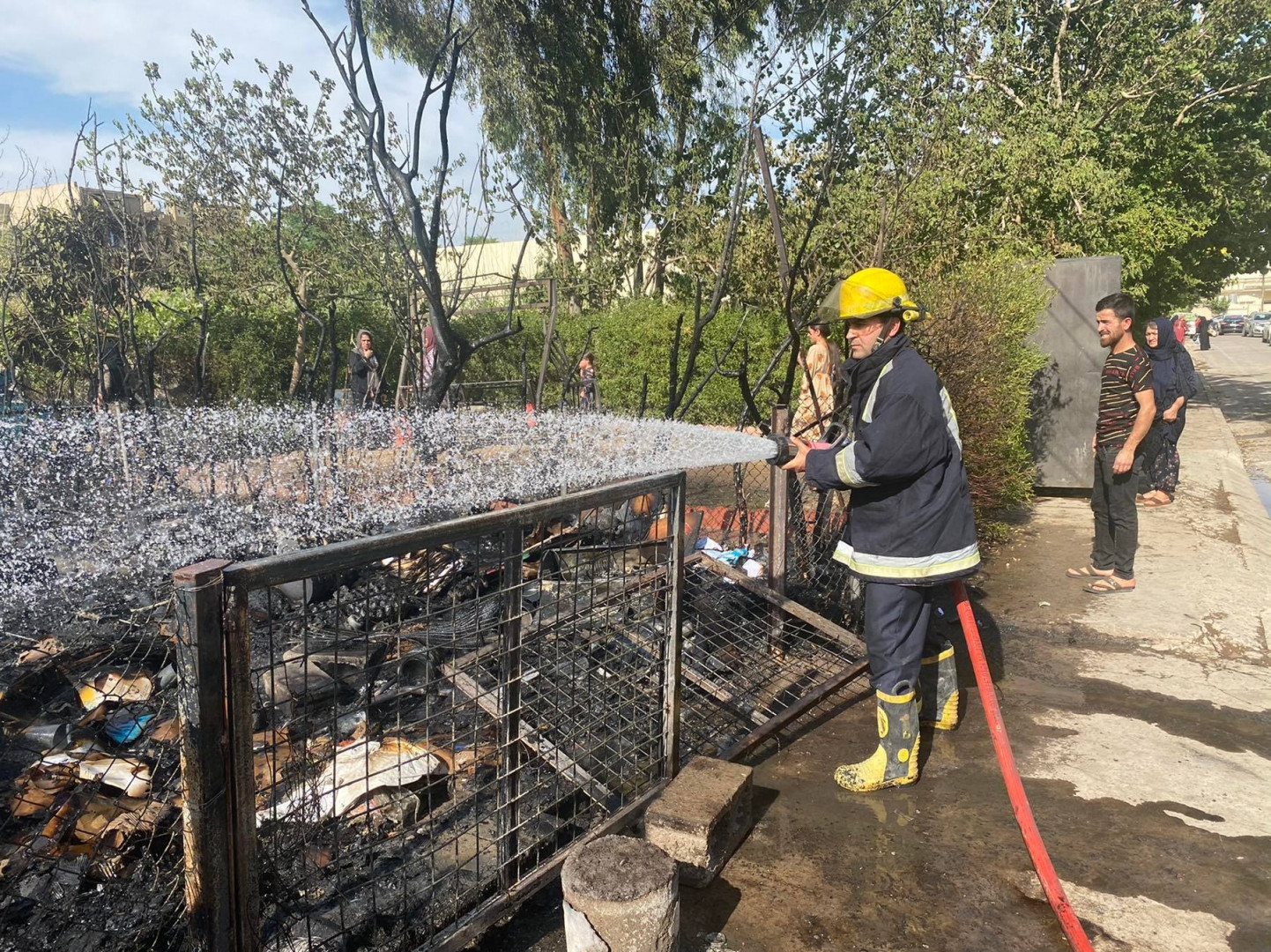 Fire erupted in a secondhand clothes market in Erbil