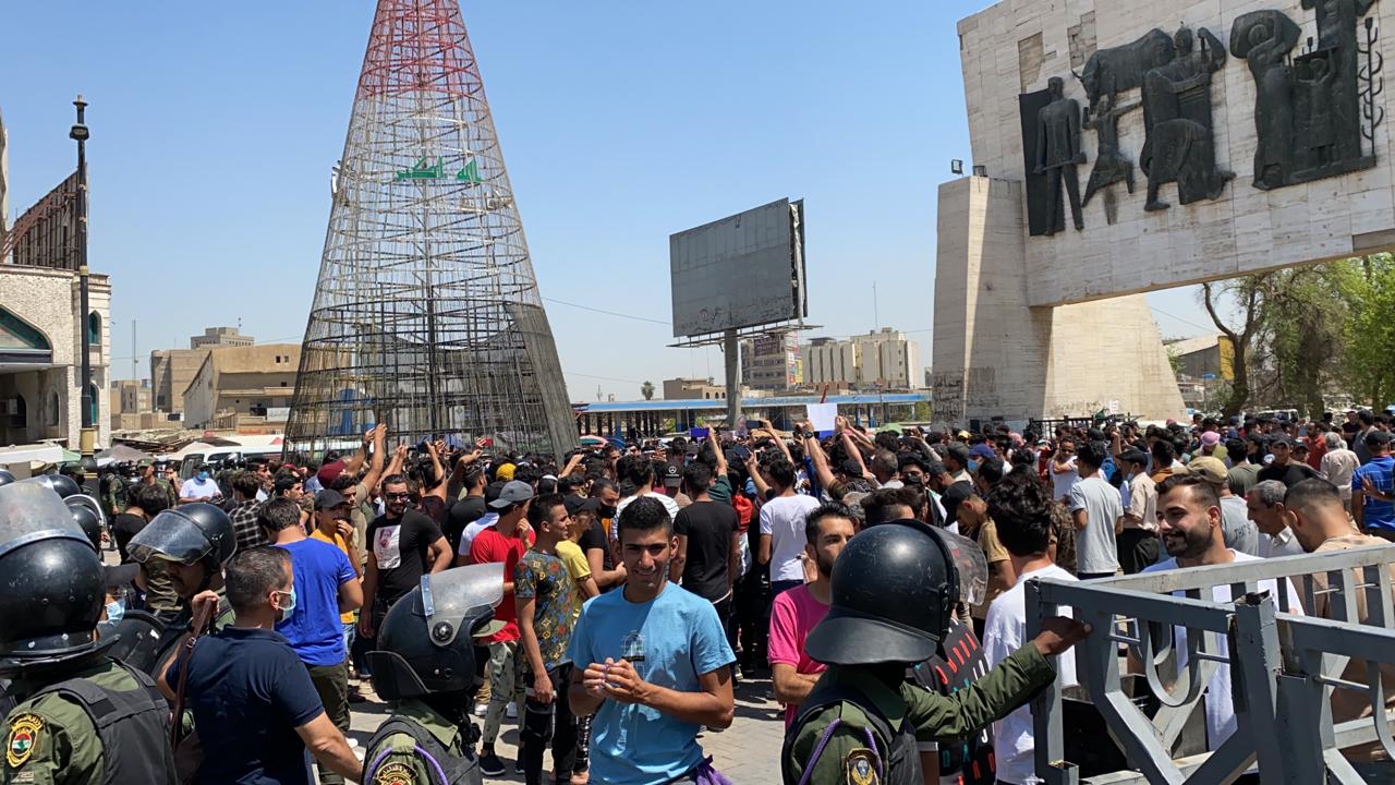 Hundreds of protesters flock to Baghdad squares