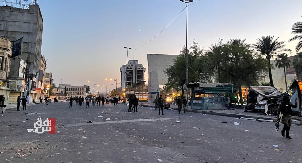 Security forces disperse the demonstrators and retake control over al-Tahrir square
