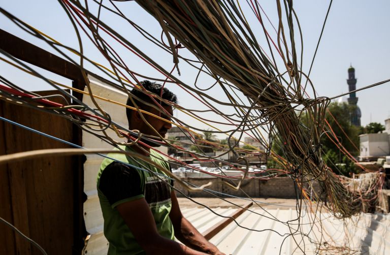 الكهرباء توضح سبب انقطاع التيار عن مناطق في البصرة