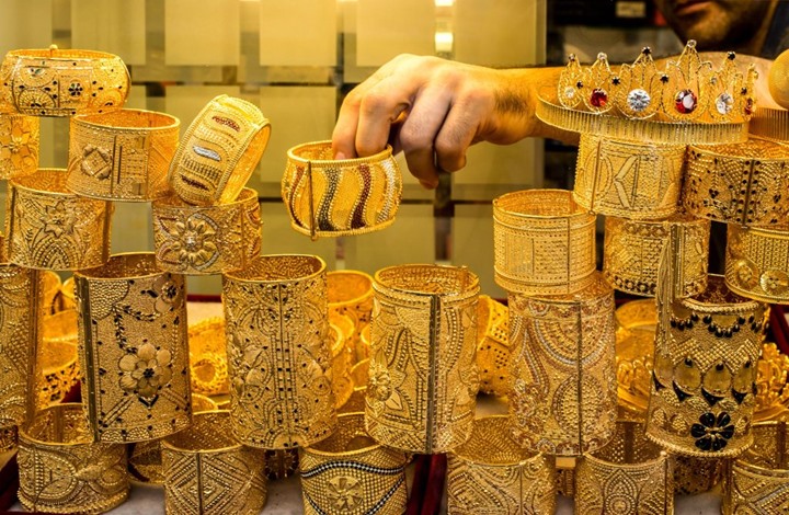 PRECIOUSGold eyes worst week in  months on Feds hawkish turn