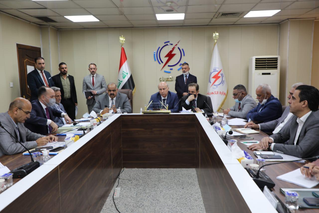An expanded meeting to discuss developing the services in Baghdad 