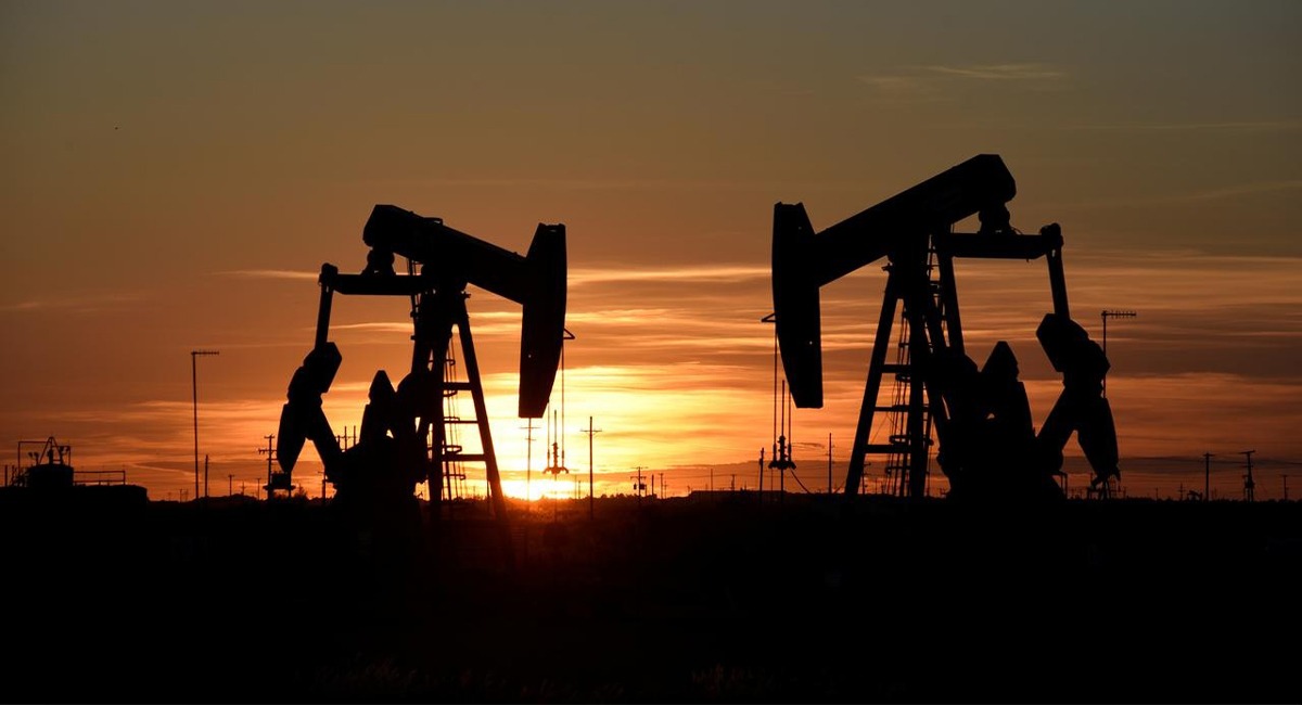 تراجع أسعار النفط في الأسواق العالمية 