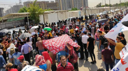 صور.. تظاهرات حاشدة أمام وزارة الكهرباء في بغداد 