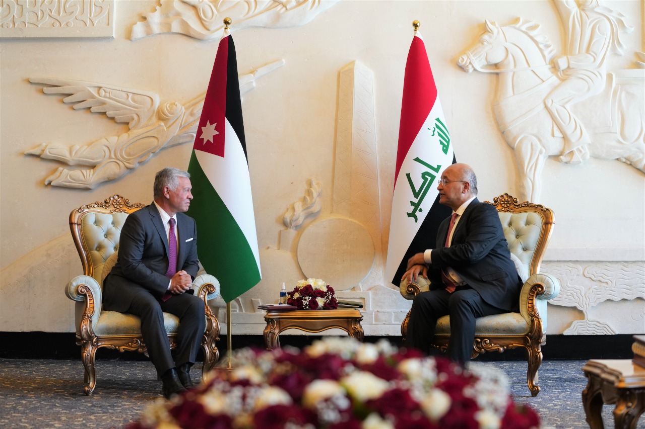 President Salih discusses with Jordanian King Abdullah several issues of mutual interest