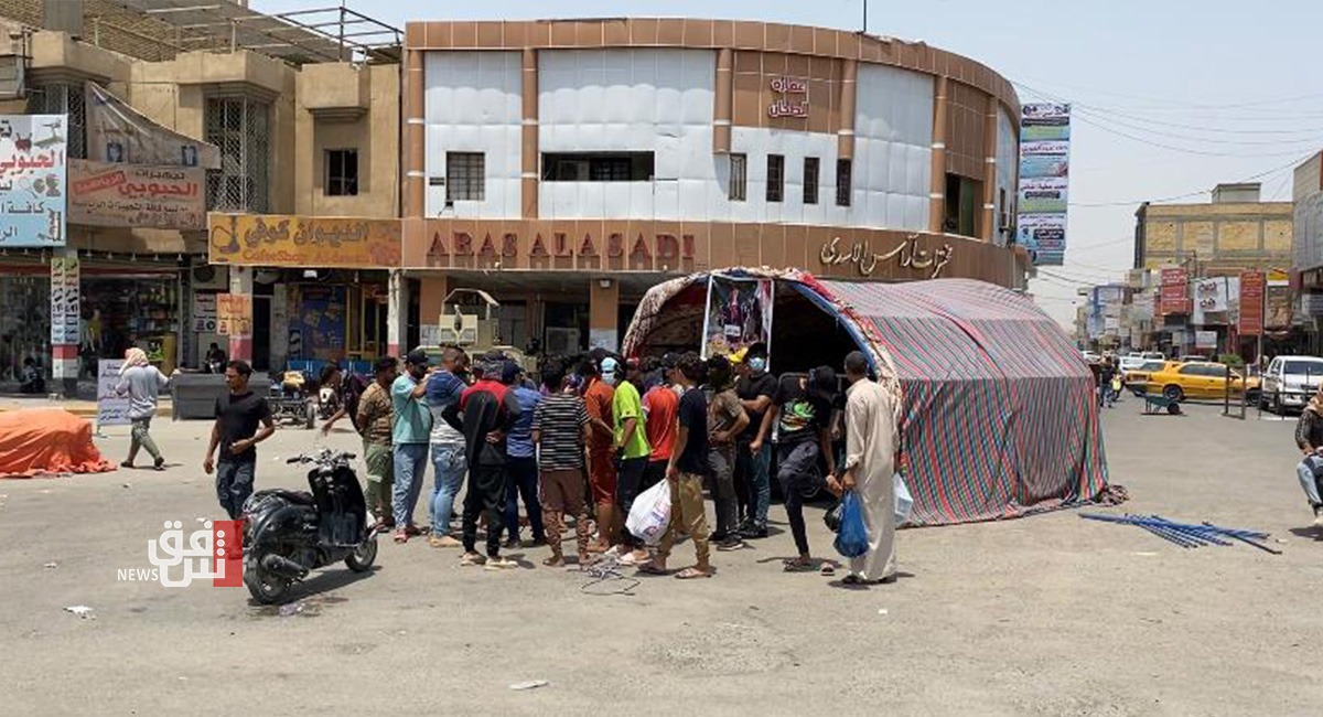 Demonstrators storm the streets of Dhi Qar and Wasit